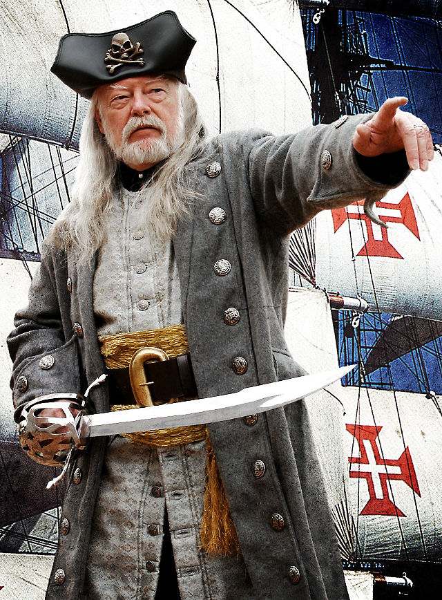 Dreispitz mit Jolly Roger