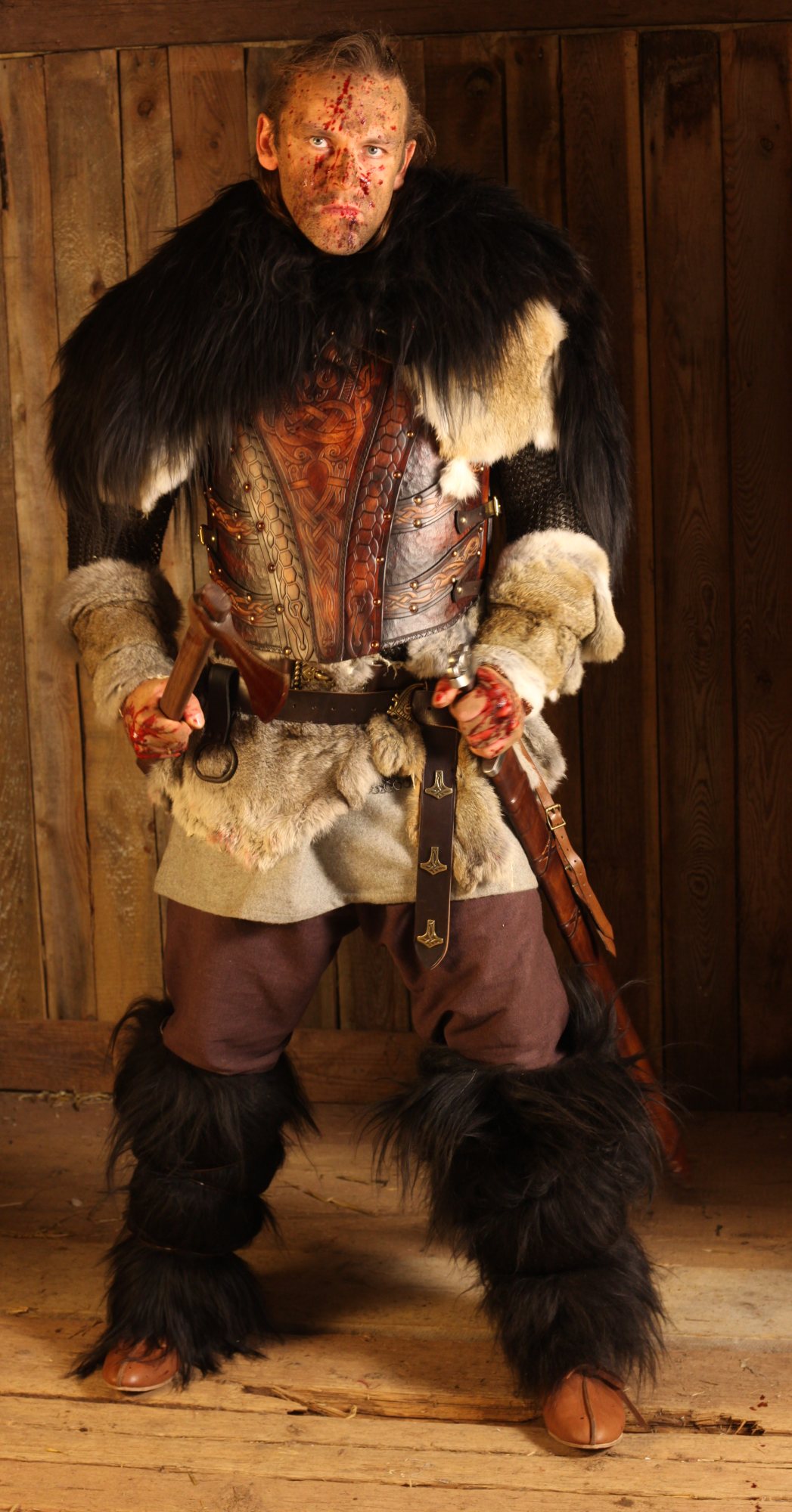 LARP Beinschienen mit Fell