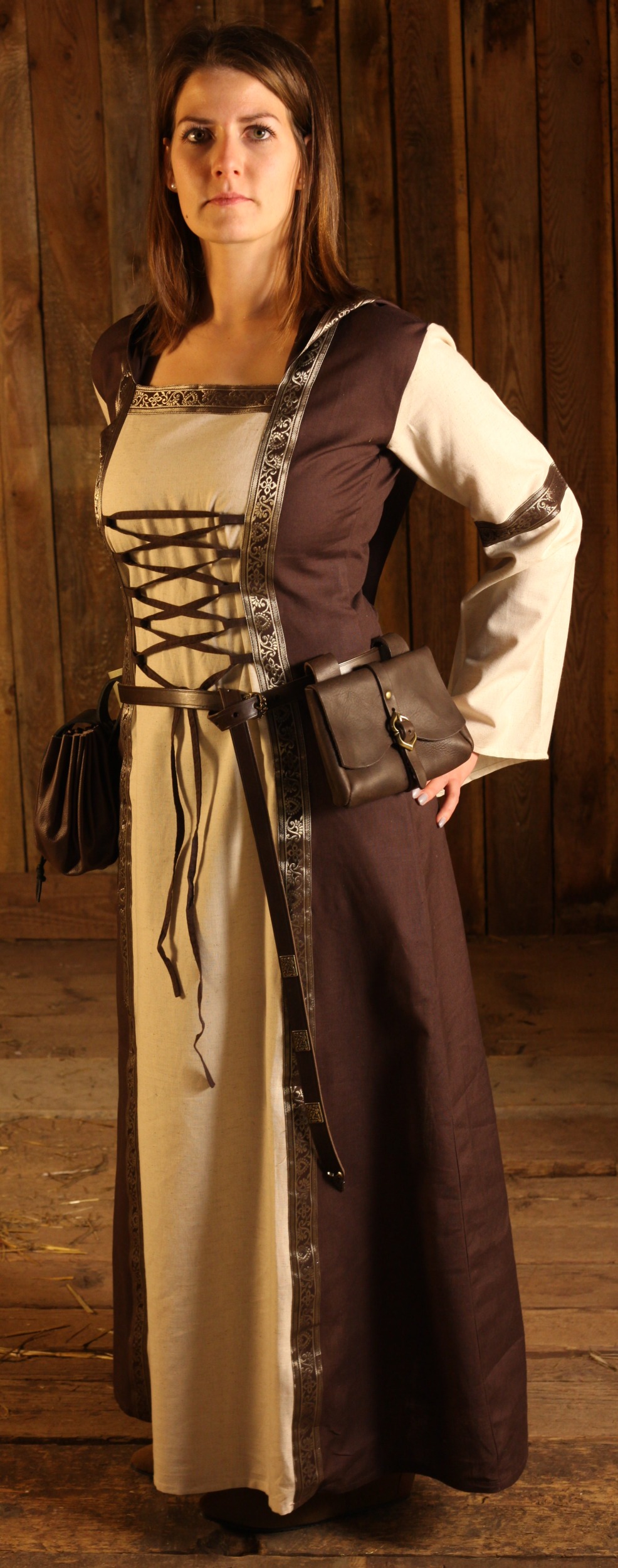 Mittelalterliches Gewandset für Frauen VI
