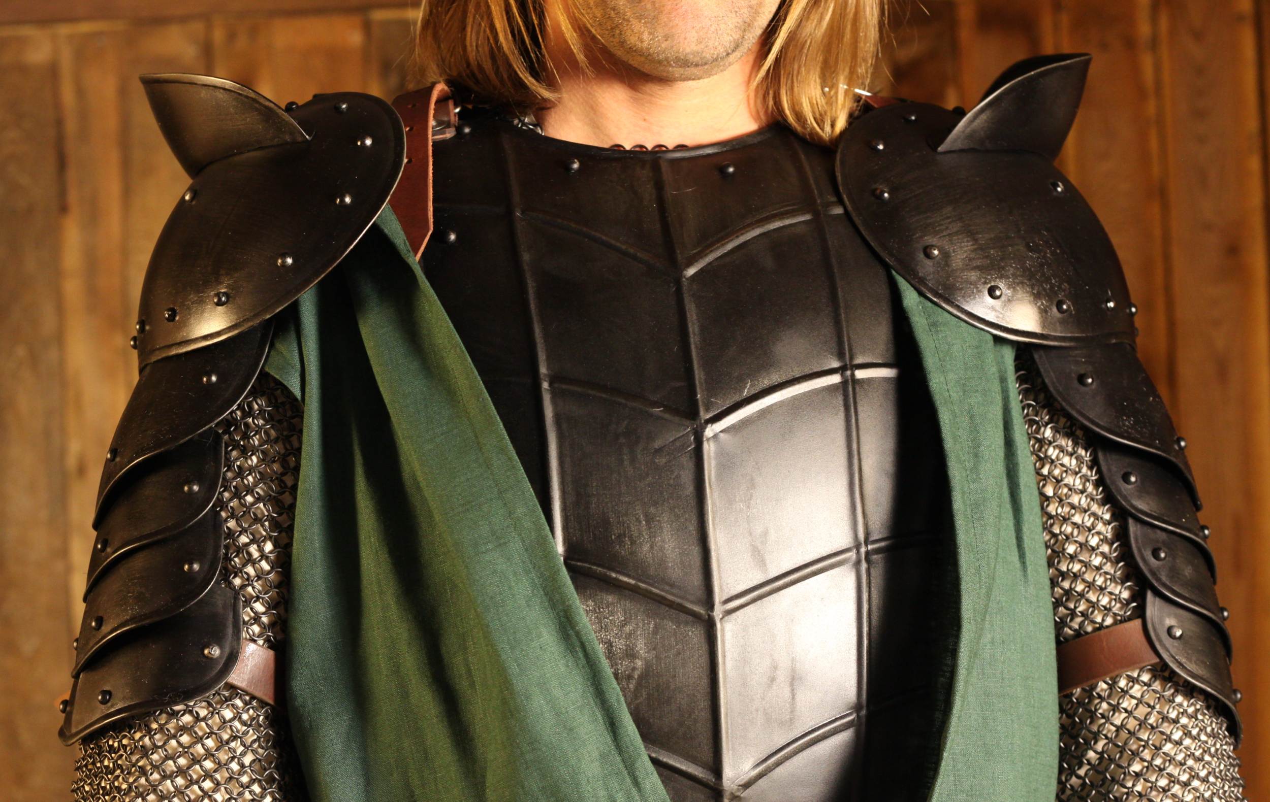 Schulterplatten Dunkelkrieger