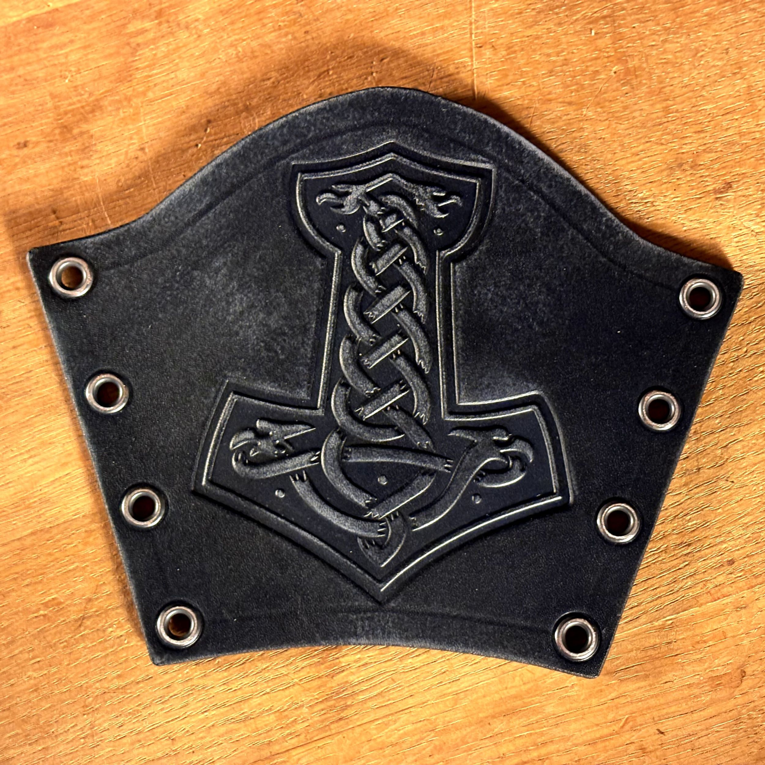 Kurze Lederarmschienen,Thorshammer geschnürt