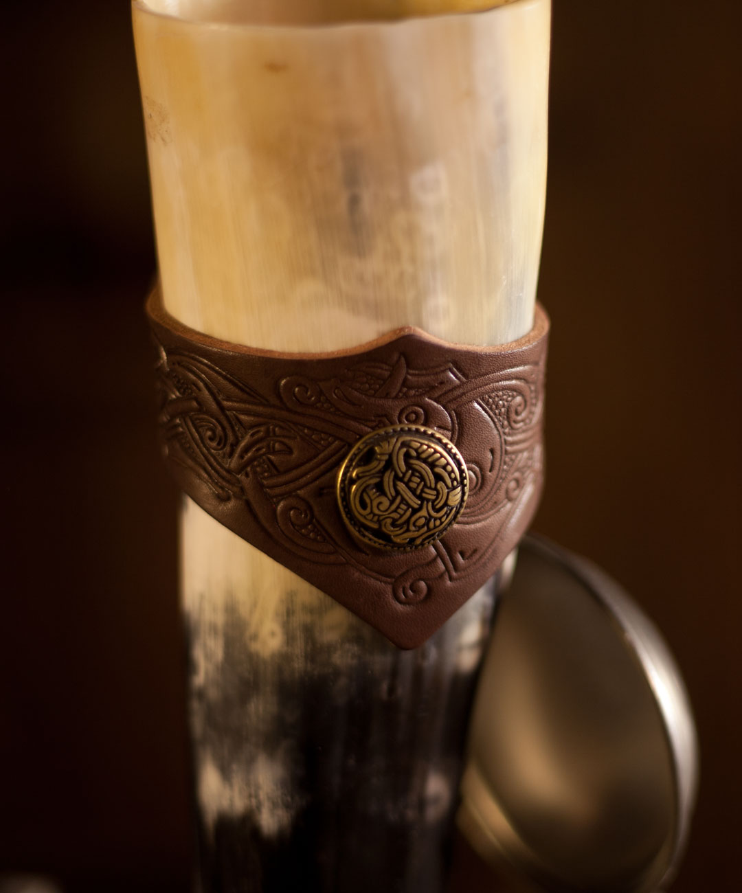 Trinkhorn mit Lederhalter