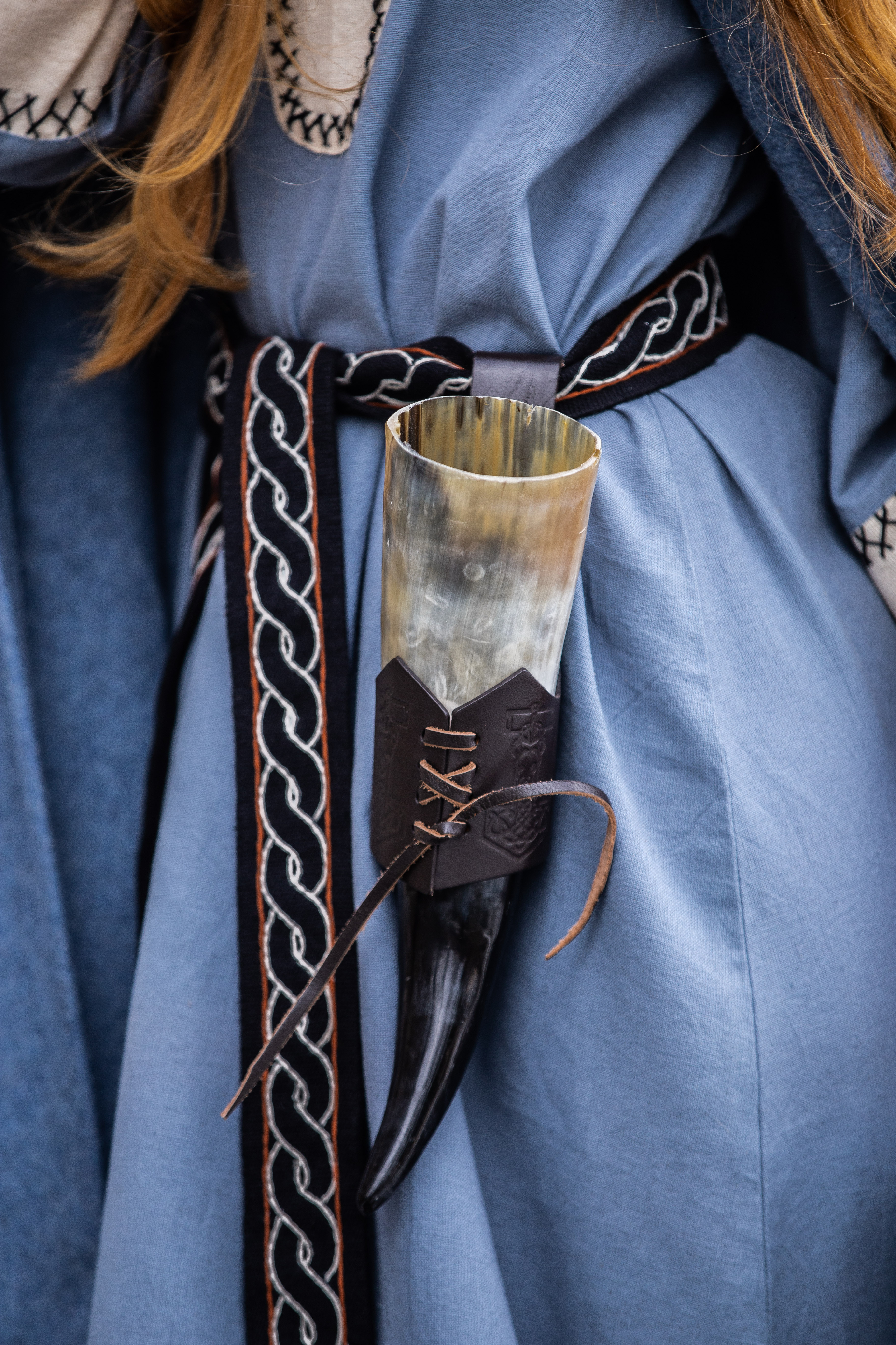 Stoffgürtel im Wikingerstil mit Stickerei