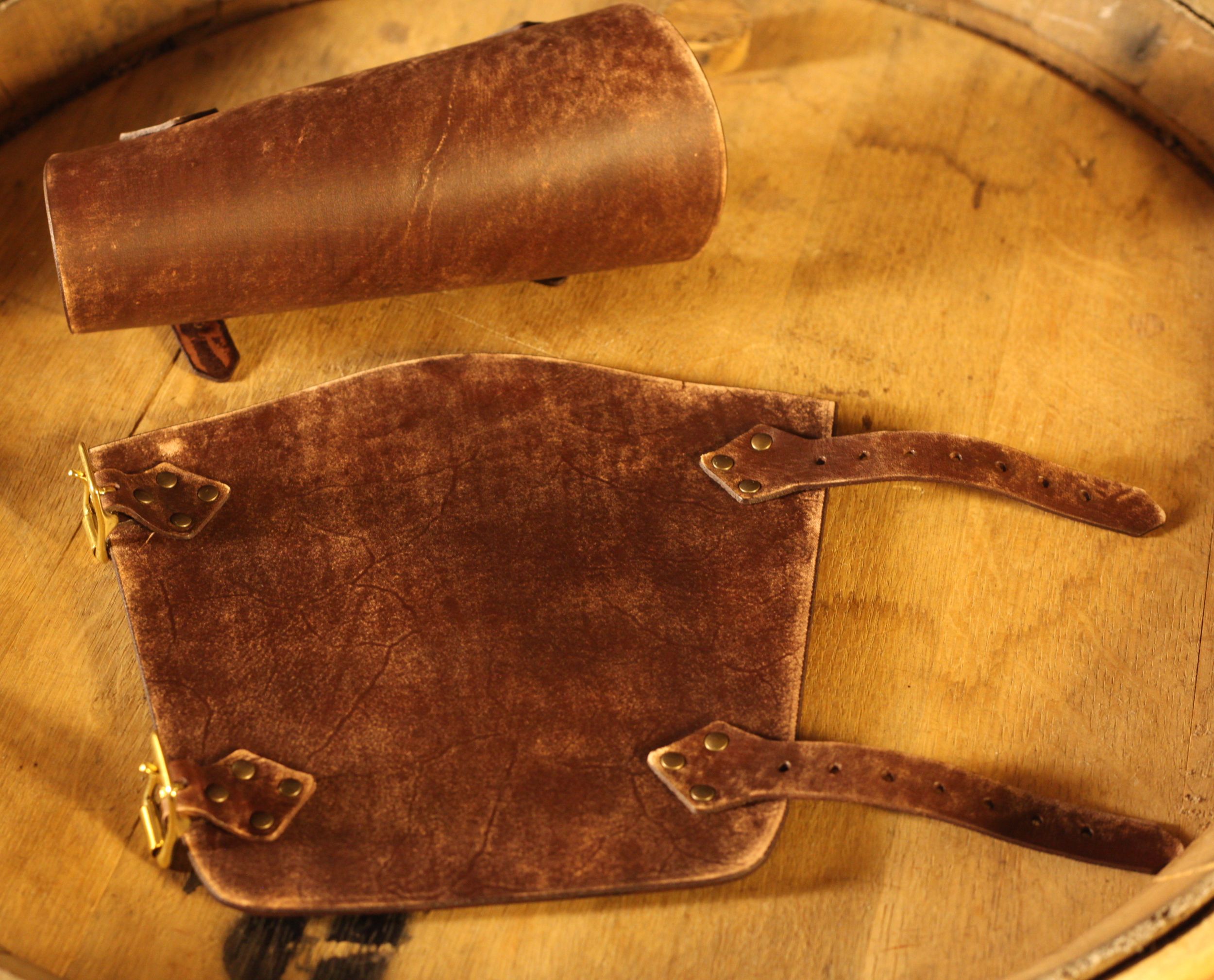 LARP Lederarmschienen mit Schnallen