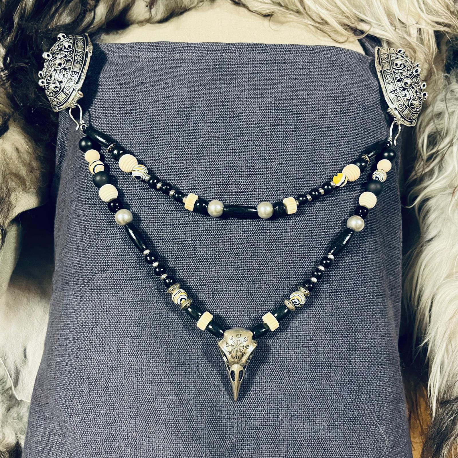 Fibelkette schwarz/silber mit Vogelschädel