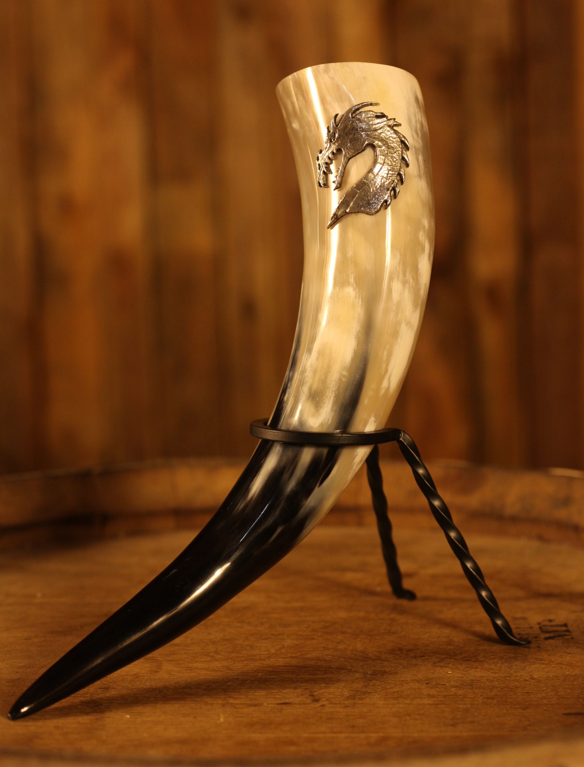 Trinkhornständer Omega aus Eisen