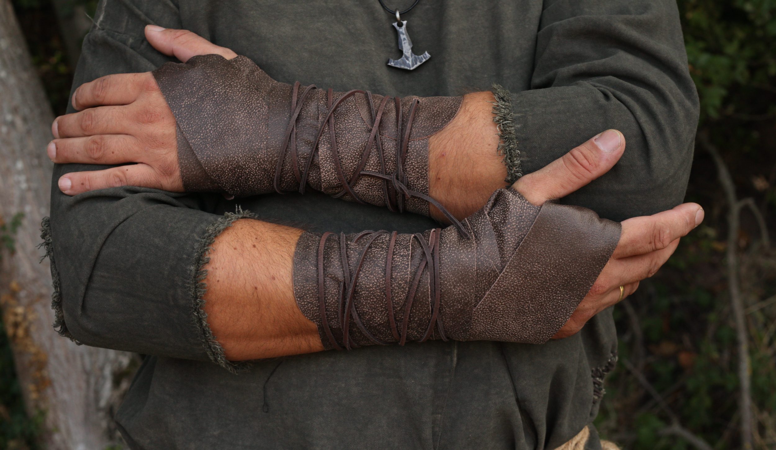 Lange Lederarmwickel