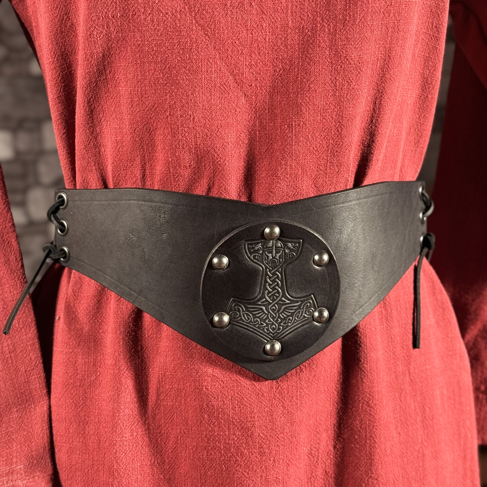 Miedergürtel aus Leder mit Prägung Thorshammer