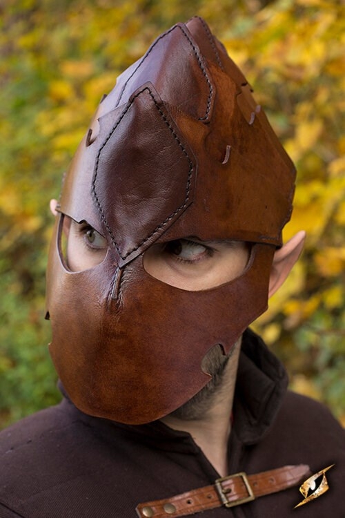 Assassin Helm braun