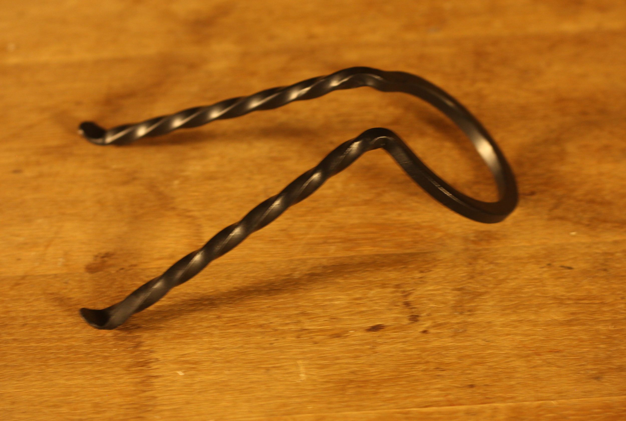 Trinkhornständer Omega aus Eisen