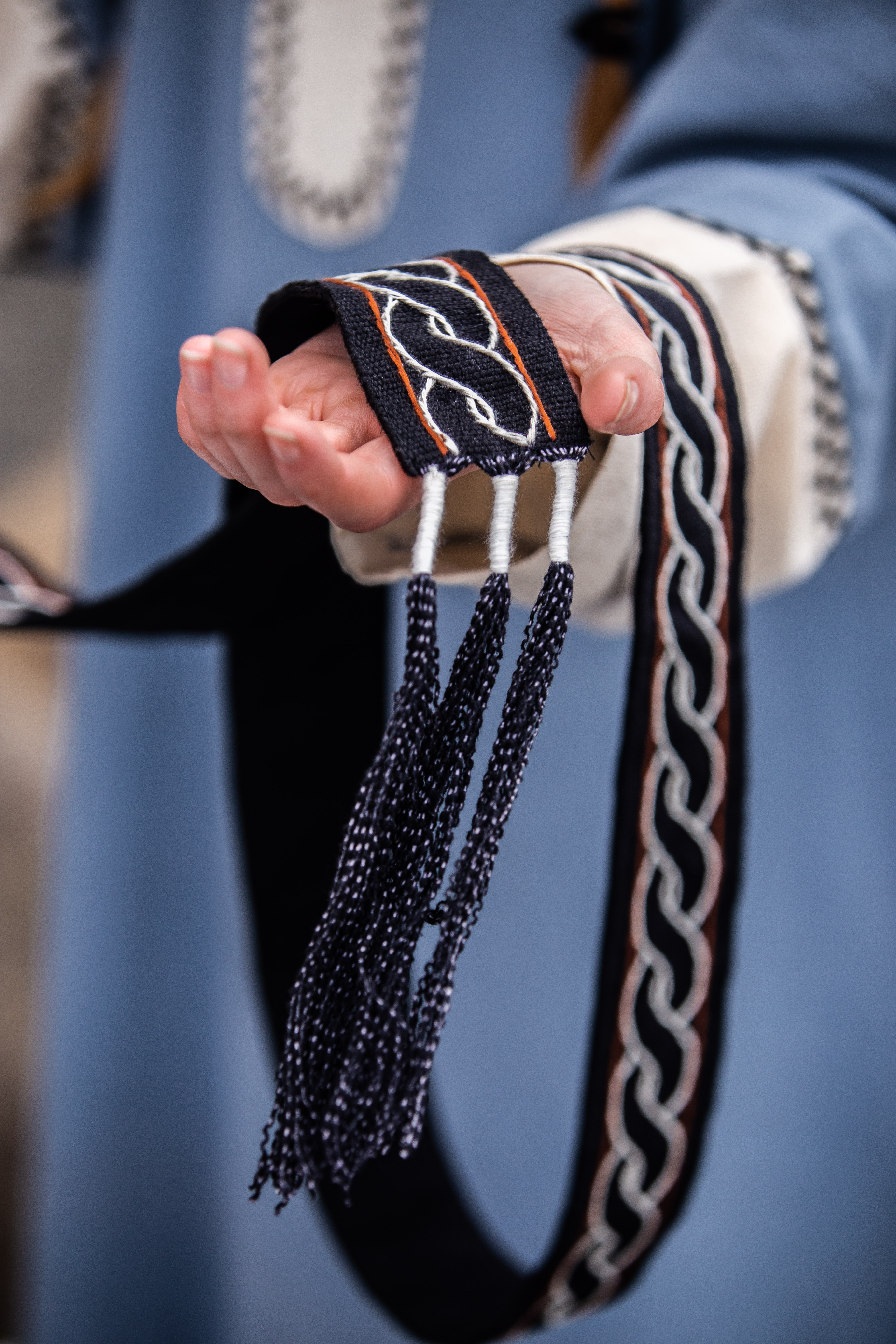 Stoffgürtel im Wikingerstil mit Stickerei